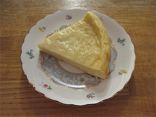 7月チーズ無しチーズケーキカット